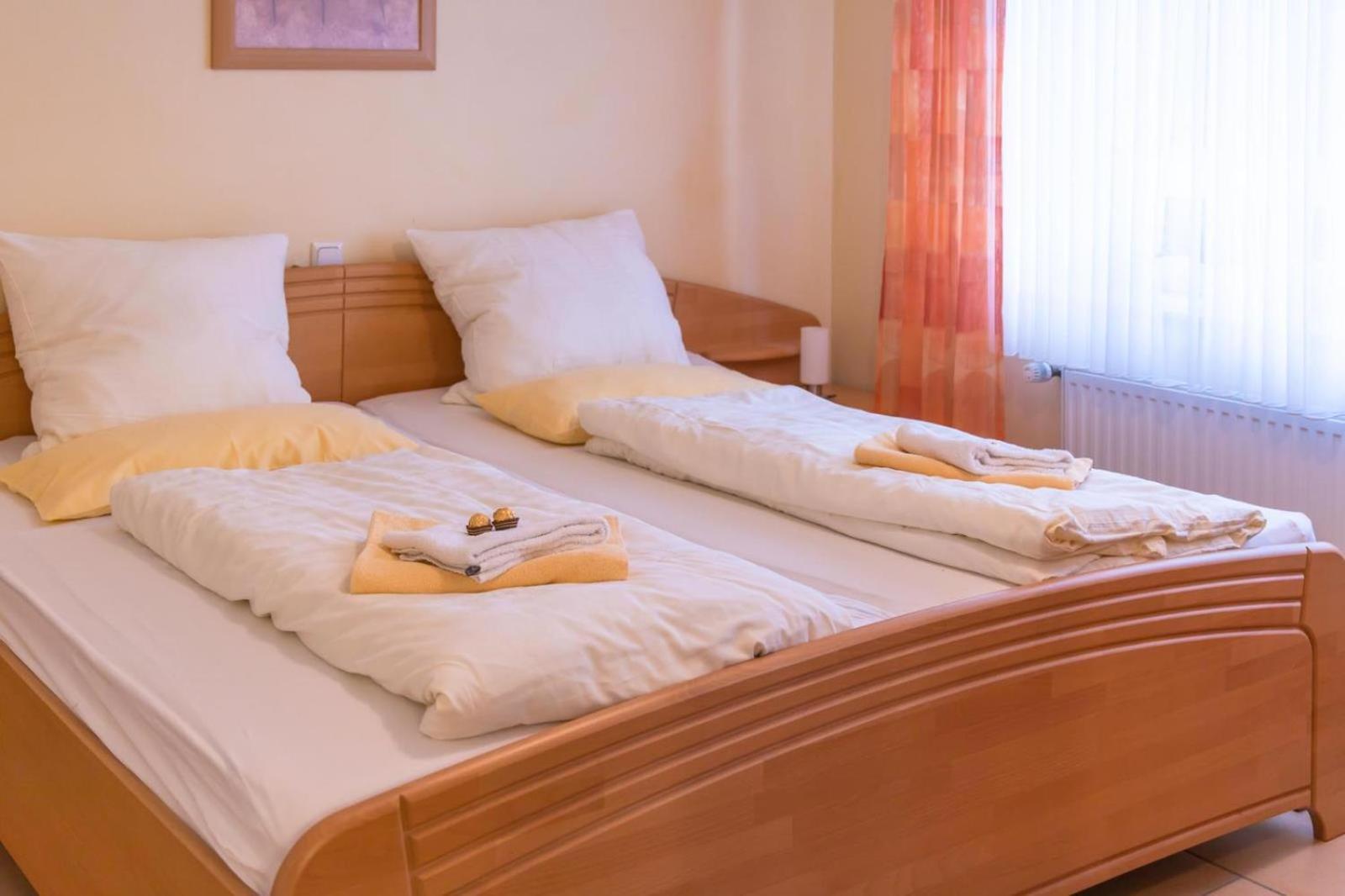 Ferienwohnung 4 Am Petersberg Neef エクステリア 写真