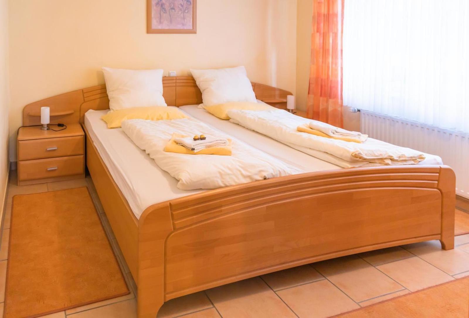 Ferienwohnung 4 Am Petersberg Neef エクステリア 写真